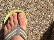 Cumshot straight into my flip-flops how good the semen feels against my barefeet 🩴 - MANLYFOOT