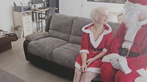 la mere noel ce fait baiser par un inconnu en papa noel