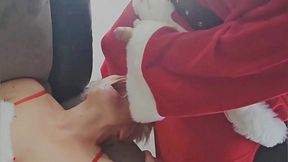 la mere noel ce fait baiser par un inconnu en papa noel