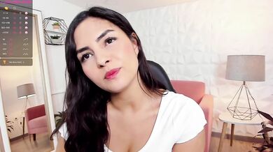 Oiled Colombian Camgirl Squirts While Smothering Her Big Ass Face
