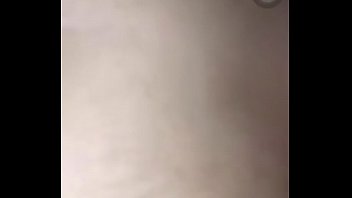 Mi vecina quiere leche en la espalda