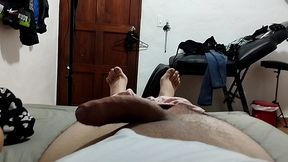 hijastra cachonda seduce a padrastro en el dormitorio mientras la madrastra no esta
