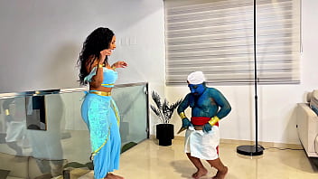 Princesa Jasmilla e o Genio An&atilde_o da rola azul em uma foda encantada diretamente do Mundo de Alladin