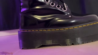 My Dr Martens Triggered the Fastest Cumshot