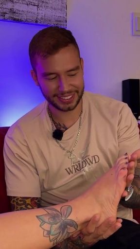 Melthoney sucks her feet and busts her big ass after an interview with Brian Evansx   Clip 1