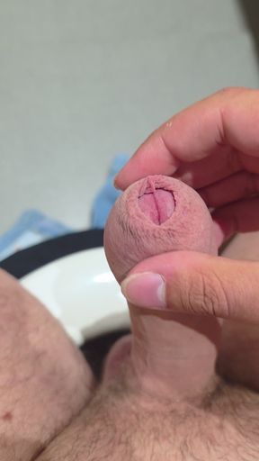 Twink relieves his cock