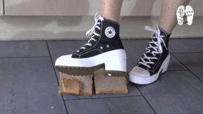 Bread for her heeled Chucks