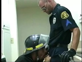 Fireman fucks gay police officer&#039;s ass