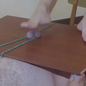 Use Filp Flop and Feet to Play