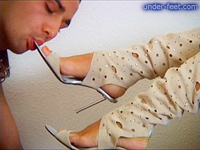 Under-Feet Video: Nataly Semenova