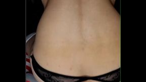 Bunda gostosa de calcinha adora saltar no consolo