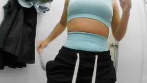 Latina big ass babe gives erotic massage to lucky guy in amateur dressing room