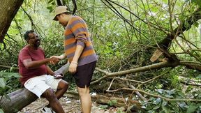 conheci esse p@izao na floresta e dei gostoso para ele enquanto os outros machos que pssava ficava salivando pra me foder tambem
