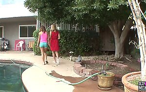 sexymomma - dyke cougar brenda james pussy play