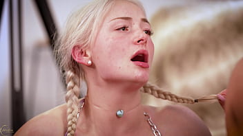 Le Duo Lesbien Avec La Blonde &Agrave_ Gros Seins Ana&iuml_s Delikaltess Se Transforme En Trio Avec Gael Braga