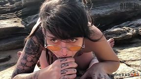 Sexo em publico na Praia de Ilhabela com a safada de dreads