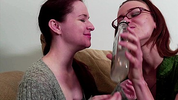 Annabelle Lee And Zoey Holloway Lesbian Threesome