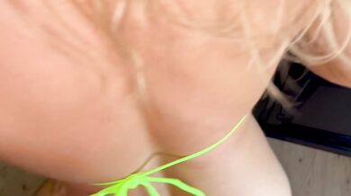 Valentine surprise turned into a raunchy fuck at the beach