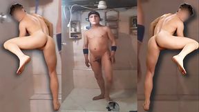 juan se quita los pantalones en el ba&ntilde_o 1