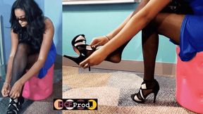 Putting my HIGH HEELS on (480p)