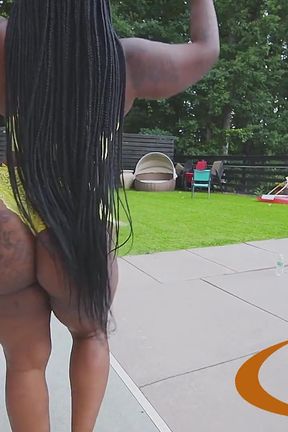 Semaj Media - Celebrity Cumm Poolside Walk!