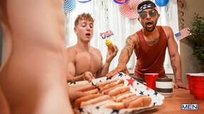 Fourth of July a la gay porn - Finn Harding & Felix Fox