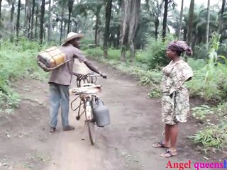 Some where in Africa ,the Yoruba abode wife big beautiful woman caught banging by the village palm wine tapper on her way to market, that guy convince her 'cuz of his palm wine and banged her coarse on the road side. ( part 1)FULL EPISODE ON ️XVIDEO RED