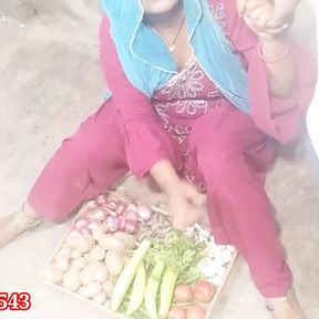 Vegetable bech rahi bhabhi ko patakar choda in clear hindi voice xxx indian desi bhabhi vegetables selling