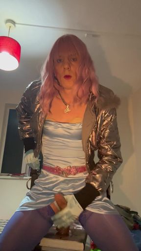 Jess Silk Rides Her Dildo