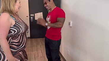 King Cobra Takes Hot Curvy Pawg Milf Danni Jones BBC Virginity