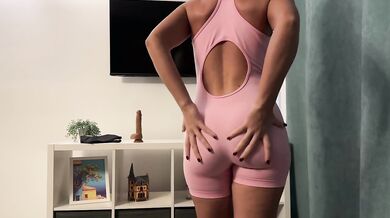 After the gym I play with a big dildo