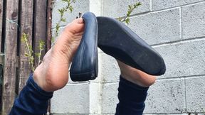 On My Tummy, Ballet Flats Dangle