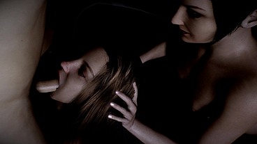 Having a Threesome with Two Thirsty Brunette Girls
