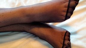Schwarze Strumpfhose - benutzt und vollgespritzt - Black pantyhose - used and cum on then