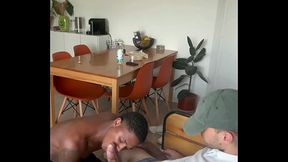 Vizinho hetero queria me pegar mas ninguem podia saber. - Parte I