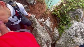 i needed my dose of protein while hiking fortunately there is always a tail to empty not far away 🤭