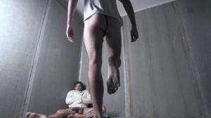 BROMO: Piercing Bo Sinn disciplined 69