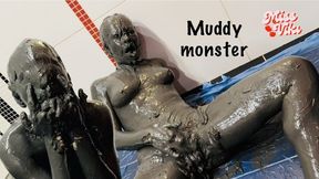 Muddy Monster! Mud Even in My Mouth! Hard Masturbation!