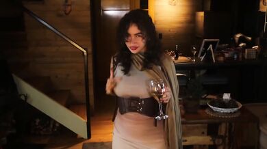 Dark temptress gets her big booty spanked and vibrated raw