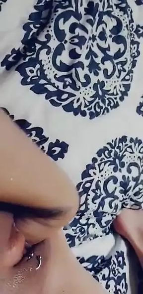 Lonely house wife fists pussy