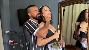 empregadinha dando cuzinho pro patrao enquanto a mulher dele esta fora