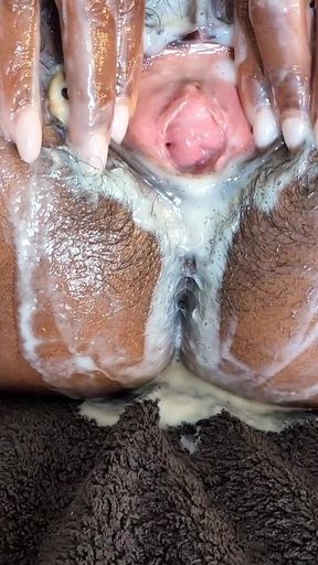 Kinky Slut Queen dark Dea Masturbate and Fist Her Big Creamy Pussy