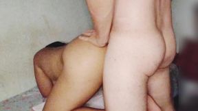 interracial corno teen anal cuckold dando o cuzinho bem gostoso ao meu cunhado, ele socou fundo e eu gozei muito. completo no red.