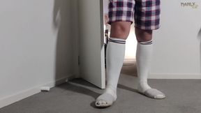 Caught Sniffing Dad's Socks Leads to Surprise Handjob and Blissful Finish