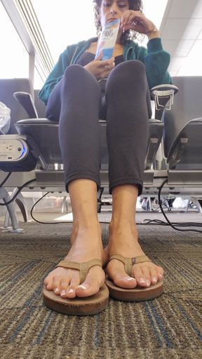 PUBLIC FEET SERIES ▪︎ MILF at the FORT LAUDERDALE AIRPORT  [Rainbow sandals removal]