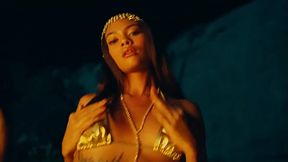 Bad Bunny-Dakiti (Video Oficial) prod by El Cholo Romantico