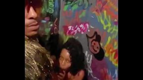 Nego Catra gozou na minha boquinha depois de me fuder no banheiro da festa