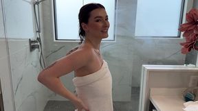 spying on my stepsis in the shower but she likes it! - jade harper