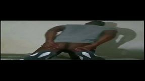 Relaxing GF shows off hot body in amateur slideshow