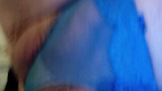 Vídeo solo de uma garota curvilínea amadora madura europeia, gays gordinhos de calcinha, sendo fodida analmente.